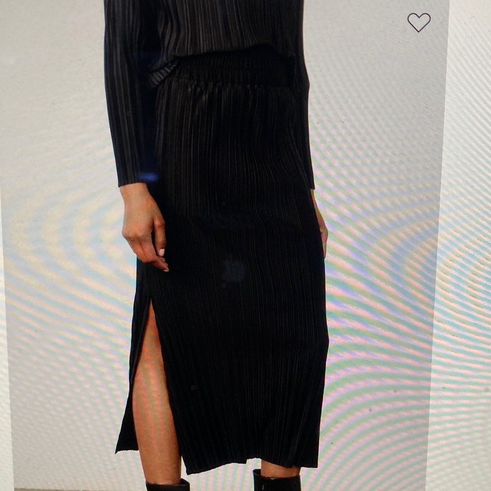 Ruti Relaxed Pleated Skirt - Picture 2 of 8